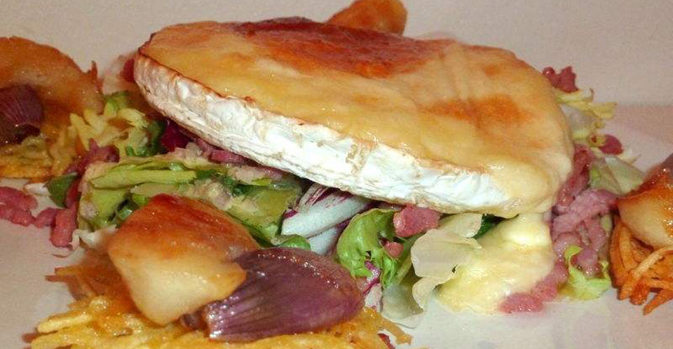 Restaurant Soissons La Bourse Aux Grains : Salade camembert roti